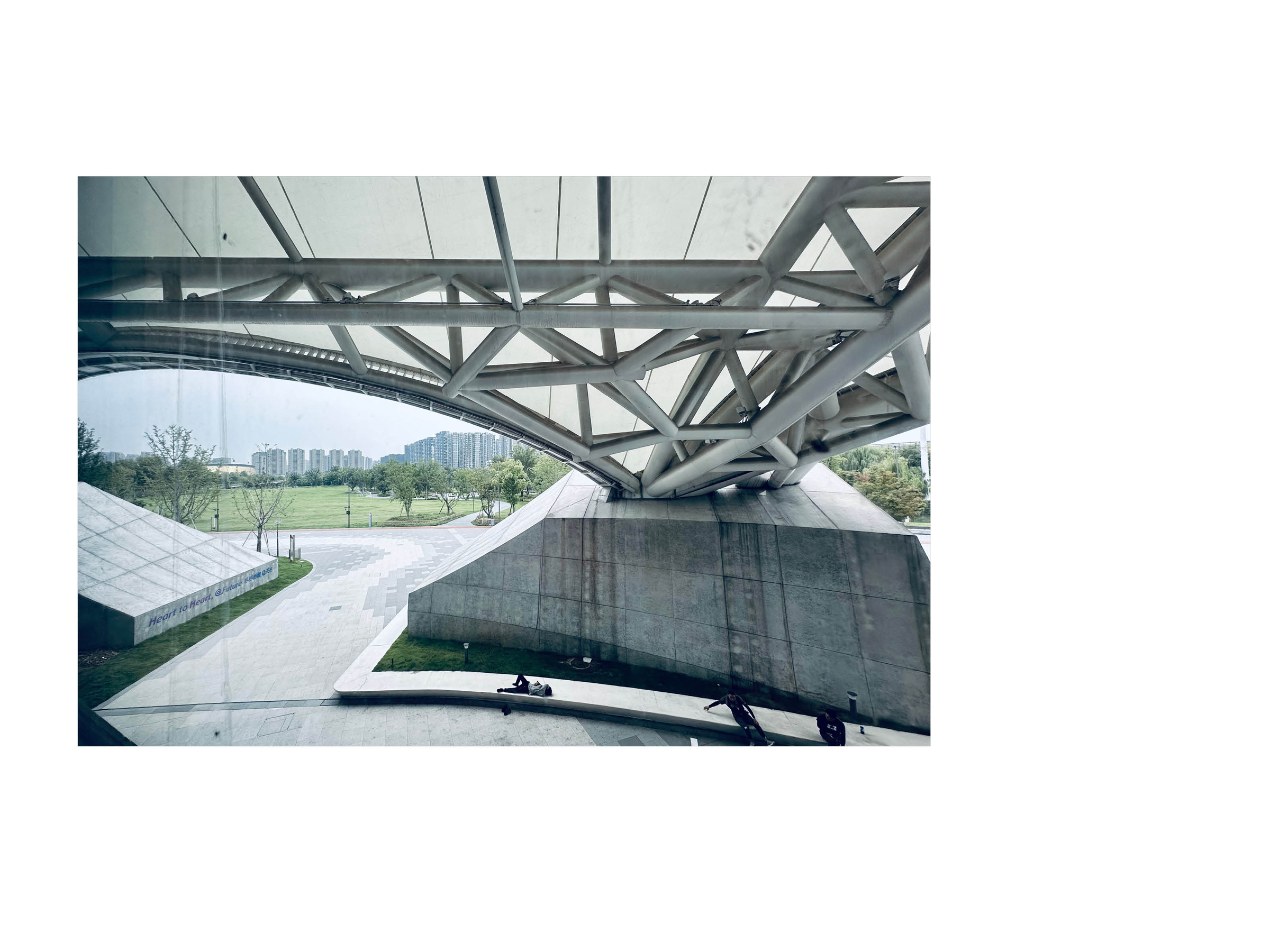 CONCEPT: A 5000 SEAT FIELD HOCKEY ARENA WITH A DIAPHANOUS WING FOR SHADING