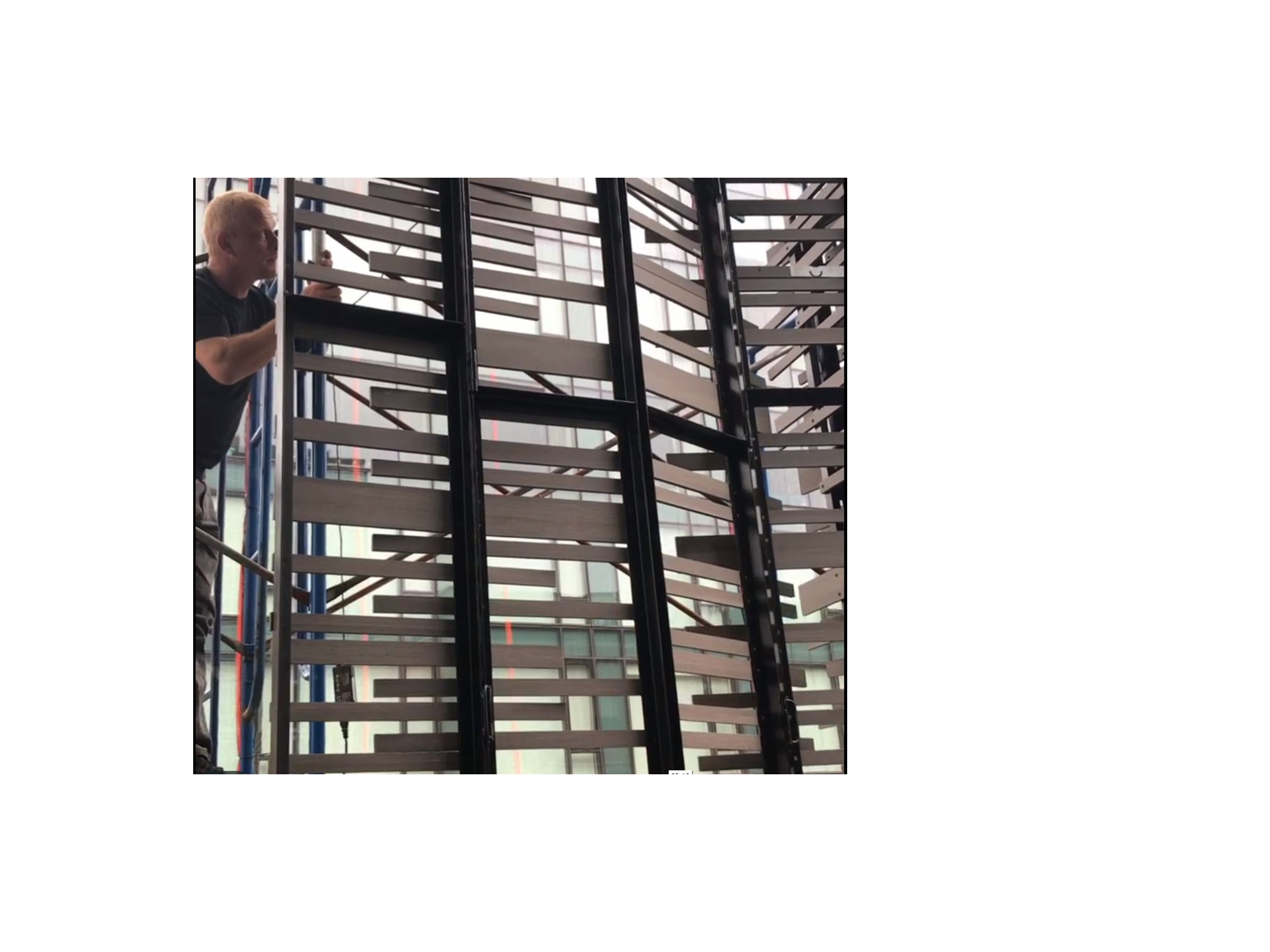 8-STORY TOWNHOUSE <BR> FOR ONE FAMILY: <BR>  CLIMATE SKIN SAVES UP TO 45% ENERGY COSTS