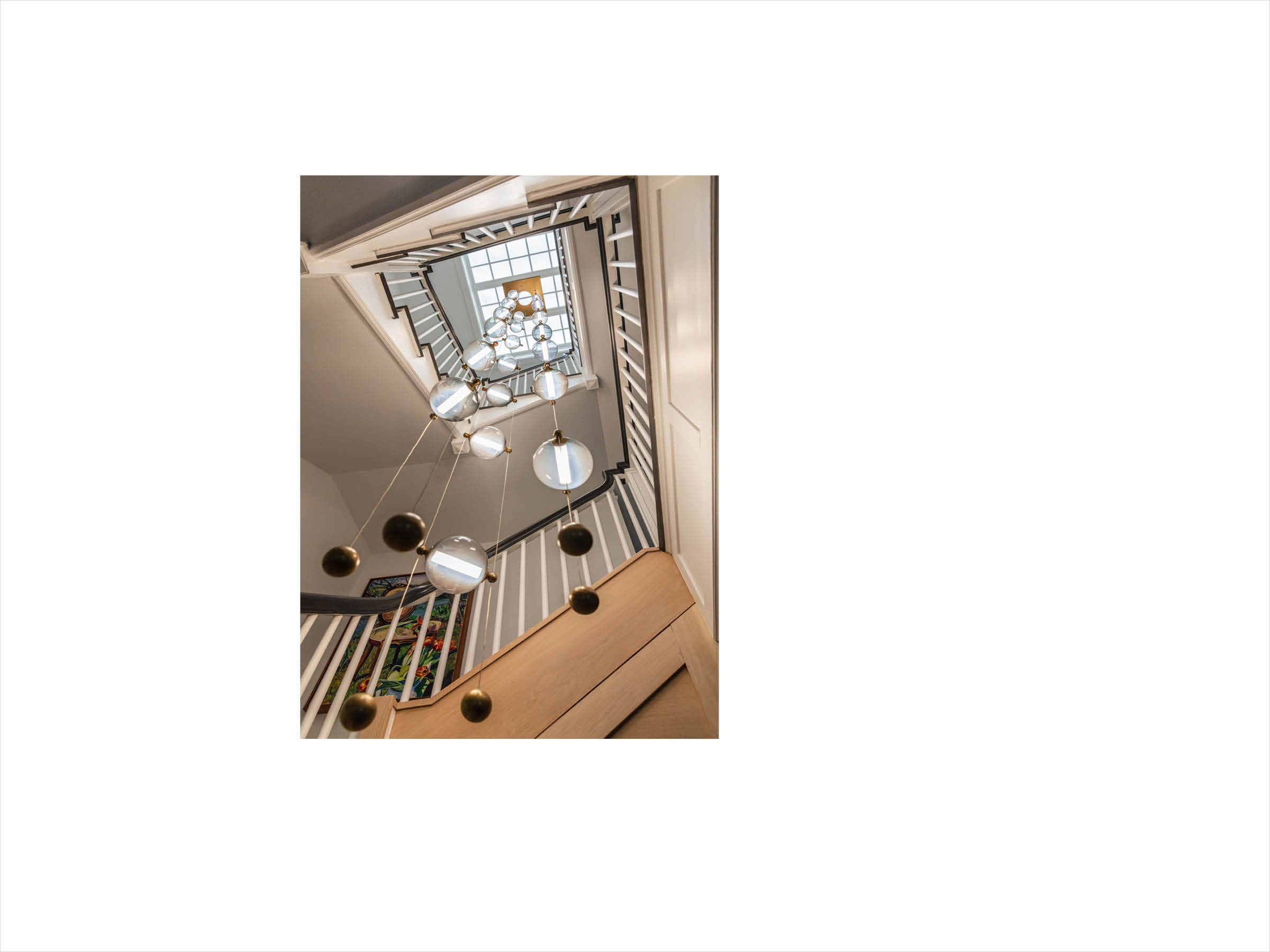 URBAN RESIDENCE SURROUNDED BY A TRIANGULAR GREEN VILLAGE