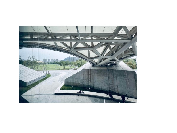 CONCEPT: A 5000 SEAT FIELD HOCKEY ARENA WITH A DIAPHANOUS WING FOR SHADING