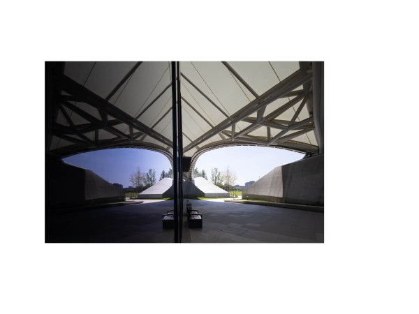 CONCEPT: A 5000 SEAT FIELD HOCKEY ARENA WITH A DIAPHANOUS WING FOR SHADING