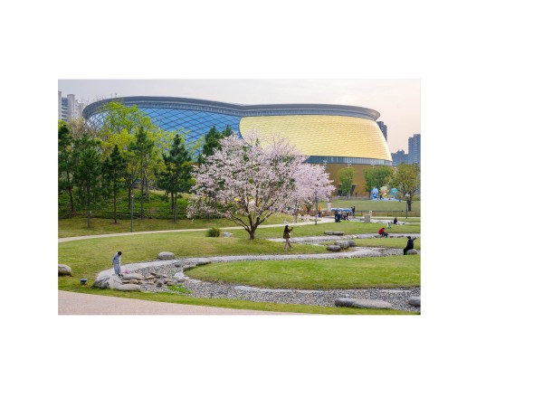 HYBRID BUILDING:<br> STADIUM AND CONCERT HALL 370,000SF  AND 6000 SEATS