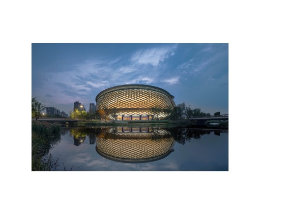 HYBRID BUILDING:<br> STADIUM AND CONCERT HALL 370,000SF  AND 6000 SEATS