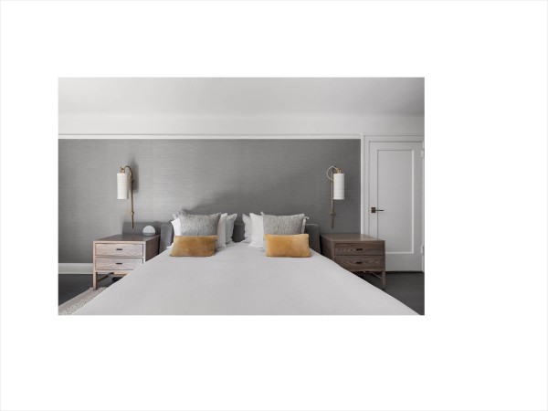 URBAN RESIDENCE SURROUNDED BY A TRIANGULAR GREEN VILLAGE