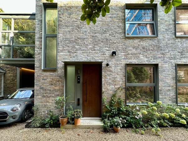 LONDON SOLAR HOUSE